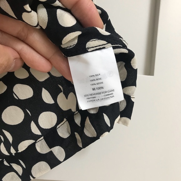 🦋2/$40 SALE🦋 J.Crew Polka Dot Silk Blouse-6 - Picture 6 of 7